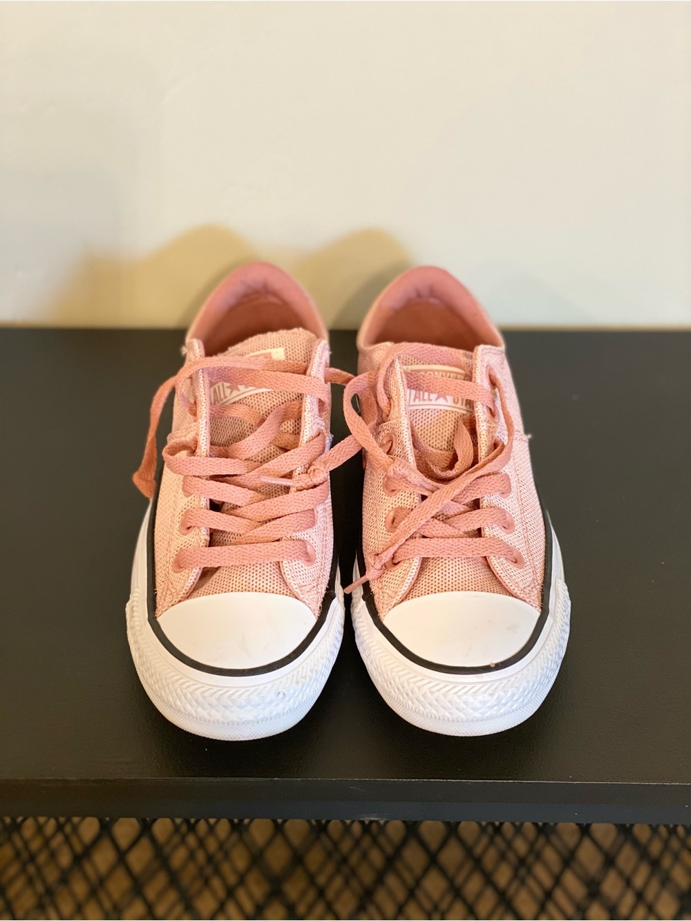 Classic Low-Top Pink Canvas Sneakers for Women